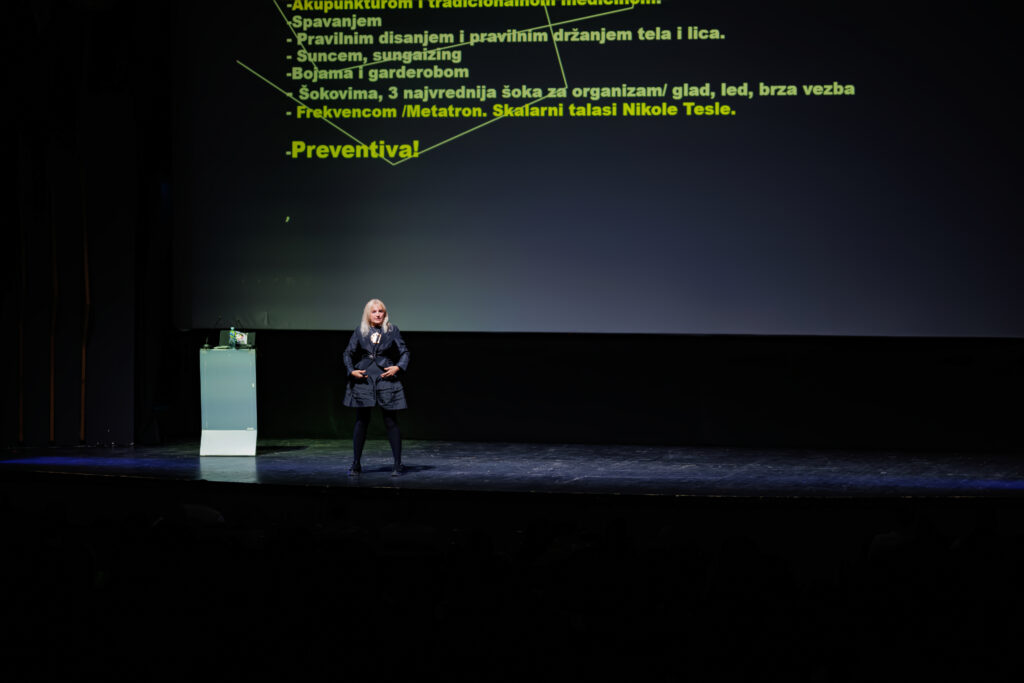 XCONFERENCE-682